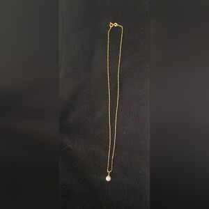 Elegant Gold Necklace with Pearl Pendant